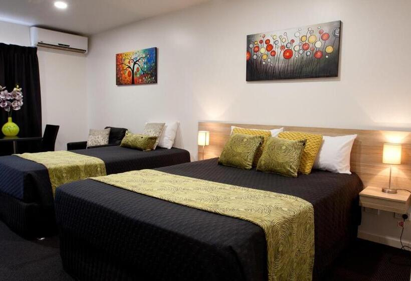 اتاق استاندارد یک تخته با تخت دونفره بزرگ, Abode37 Motel Emerald