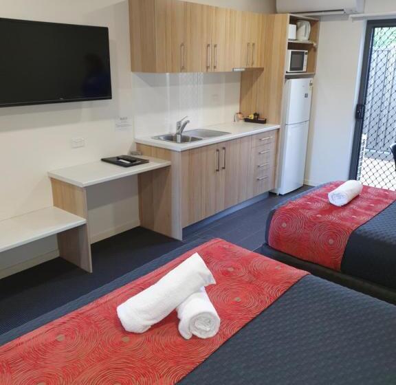 اتاق استاندارد یک تخته با تخت دونفره بزرگ, Abode37 Motel Emerald