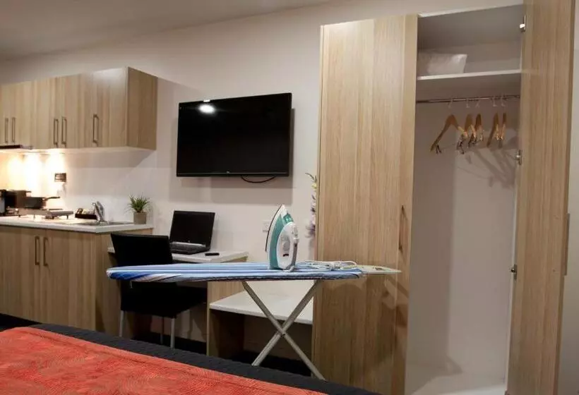Estudio Estàndard, Abode37 Motel Emerald