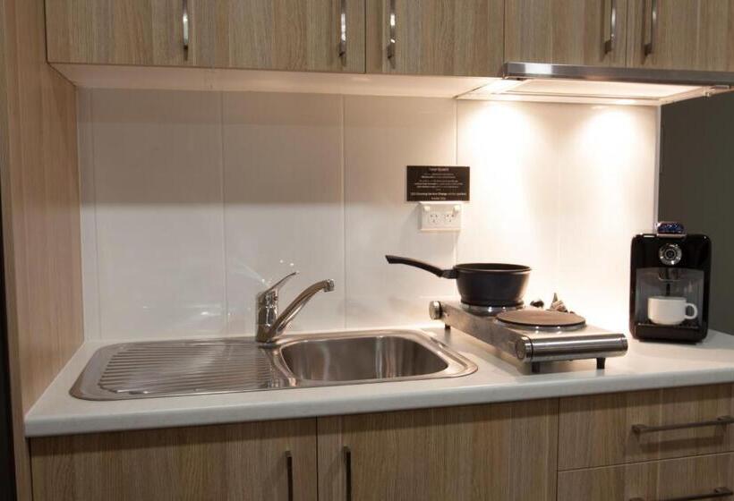 اتاق خانوادگی, Abode37 Motel Emerald