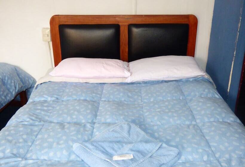חדר סטנדרט יחיד עם מרפסת, Peruvian Hostal