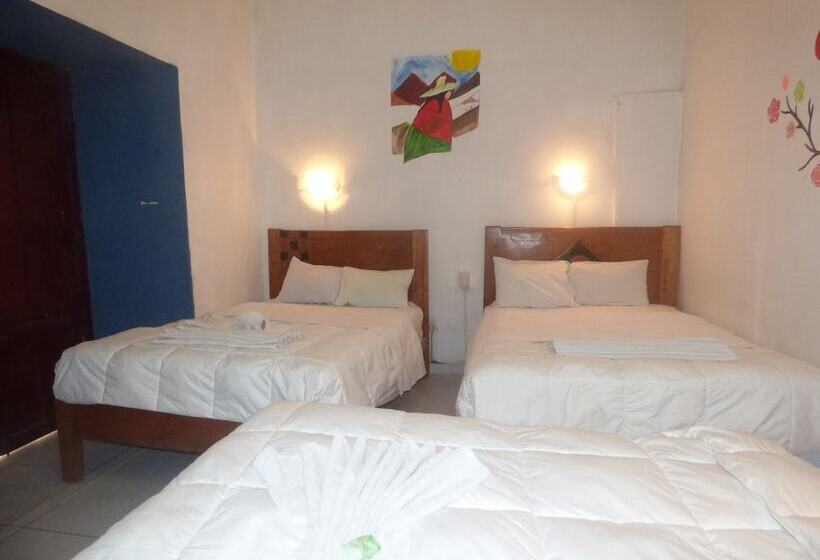 חדר סטנדרט לשלושה, Peruvian Hostal