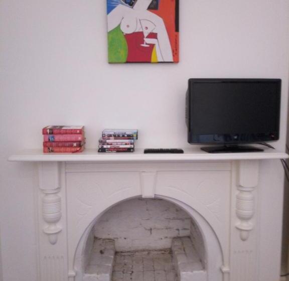 جناح ديلوكس, Old Colony Inn