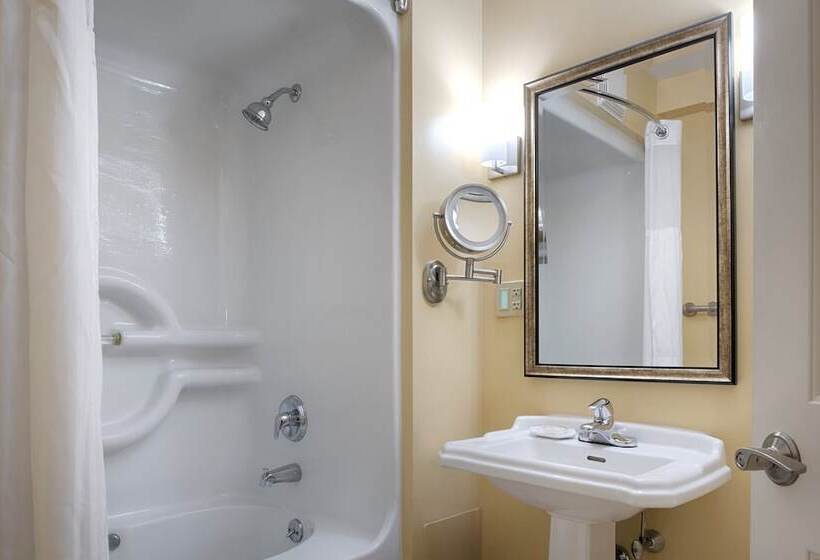 جناح, Club Wyndham Long Wharf