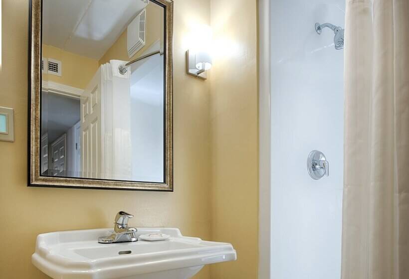 جناح, Club Wyndham Long Wharf