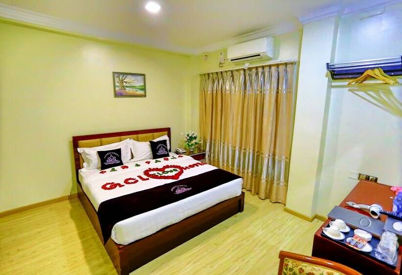 اتاق سوپریور, Golden City Light