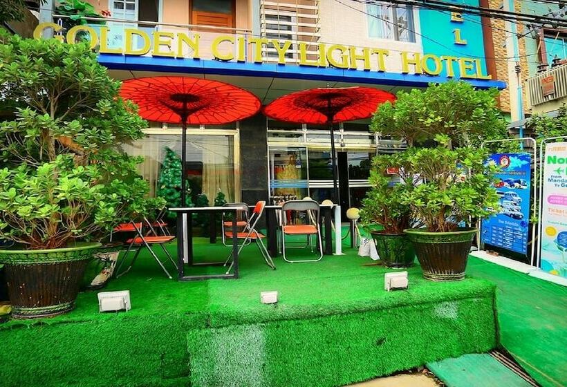 اتاق سوپریور, Golden City Light