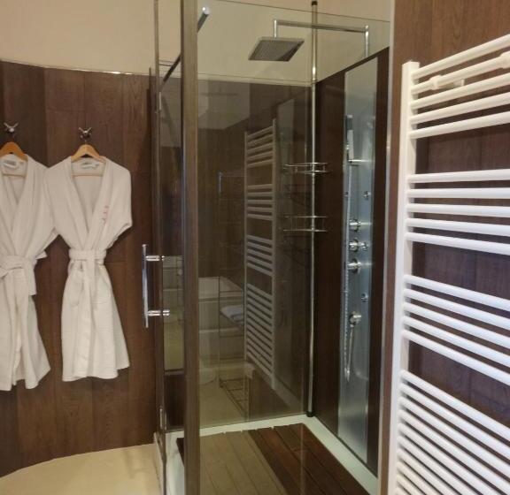 جناح جونيور, Hostellerie Les Gorges De L Aveyron