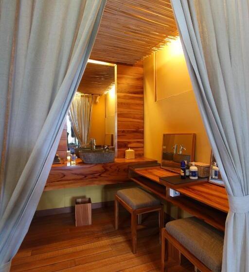 デラックススイート, Jungle Retreat By Kupu Kupu Barong