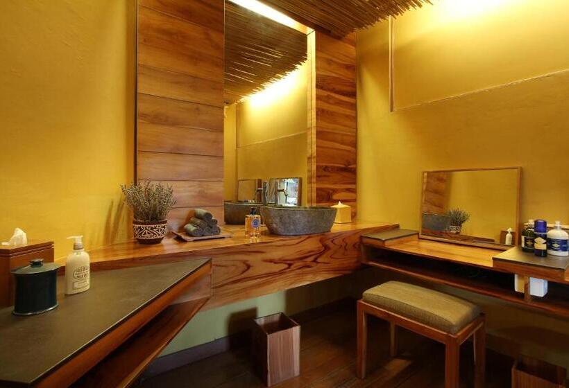 デラックススイート, Jungle Retreat By Kupu Kupu Barong