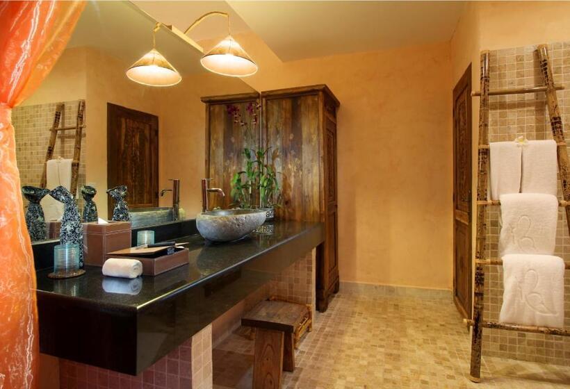 デラックススイート, Jungle Retreat By Kupu Kupu Barong