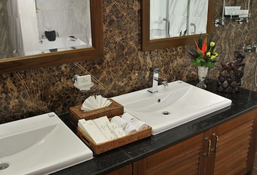 سوییت لوکس, Palm Spring Resort & Spa