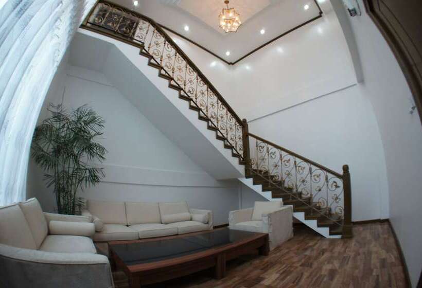 سوییت لوکس, Palm Spring Resort & Spa