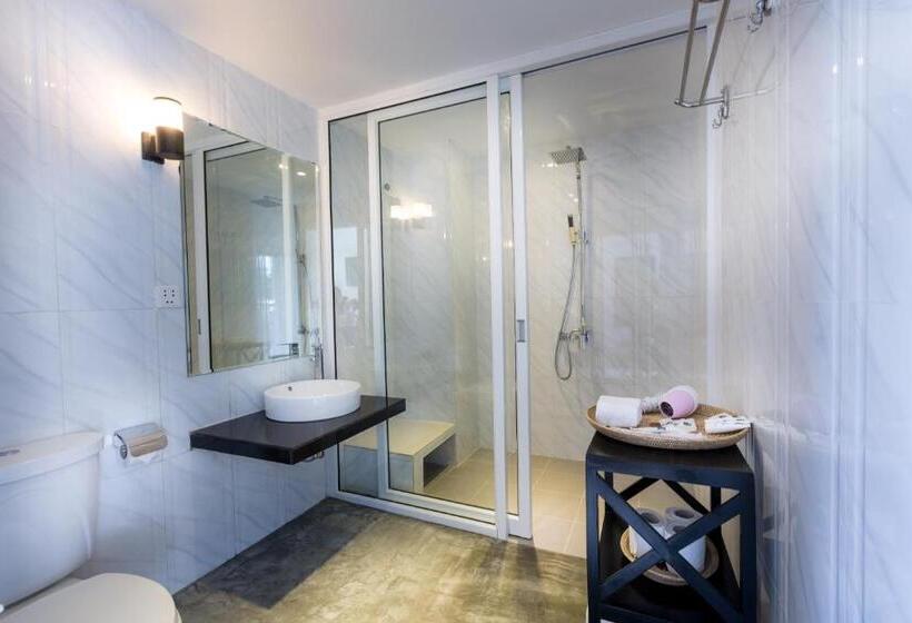 プールの見えるデラックスルーム, Mary Beach Hotel & Resort