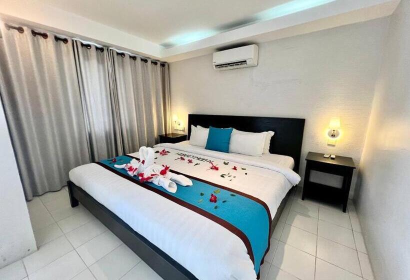 プールの見えるデラックスルーム, Mary Beach Hotel & Resort