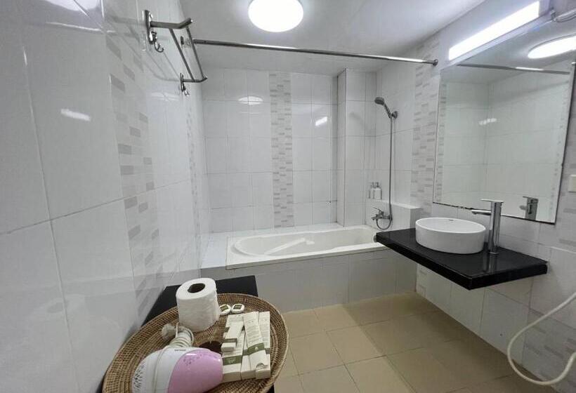 プールの見えるデラックスルーム, Mary Beach Hotel & Resort