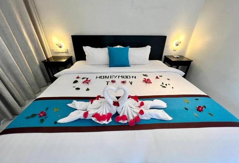 プールの見えるデラックスルーム, Mary Beach Hotel & Resort