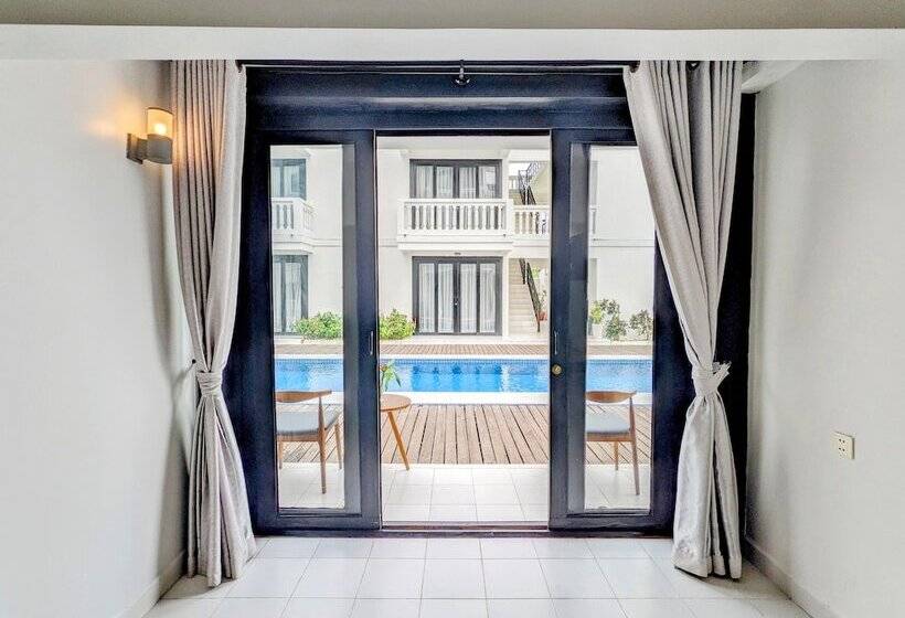 プールの見えるデラックスルーム, Mary Beach Hotel & Resort