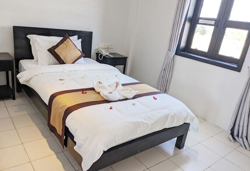 Triple Room Sea View, Mary Beach Hotel & Resort