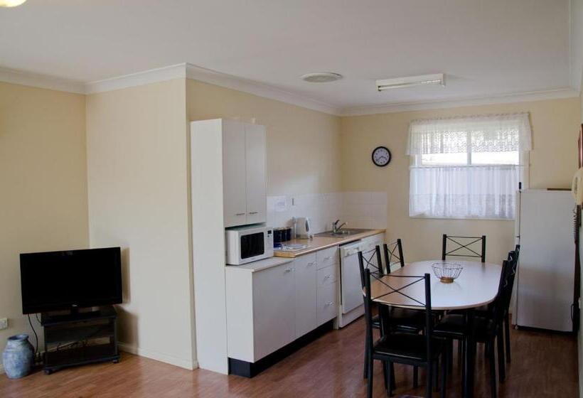 Апартаменты 3 Спальни, Baybrook Motor Inn