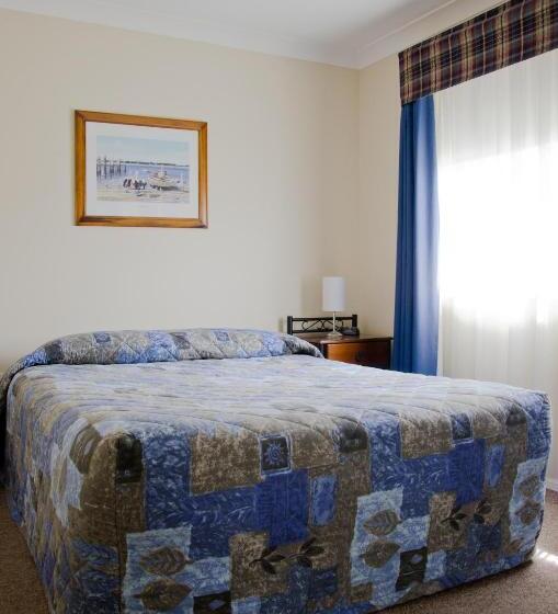 דירת שלושה חדרים, Baybrook Motor Inn