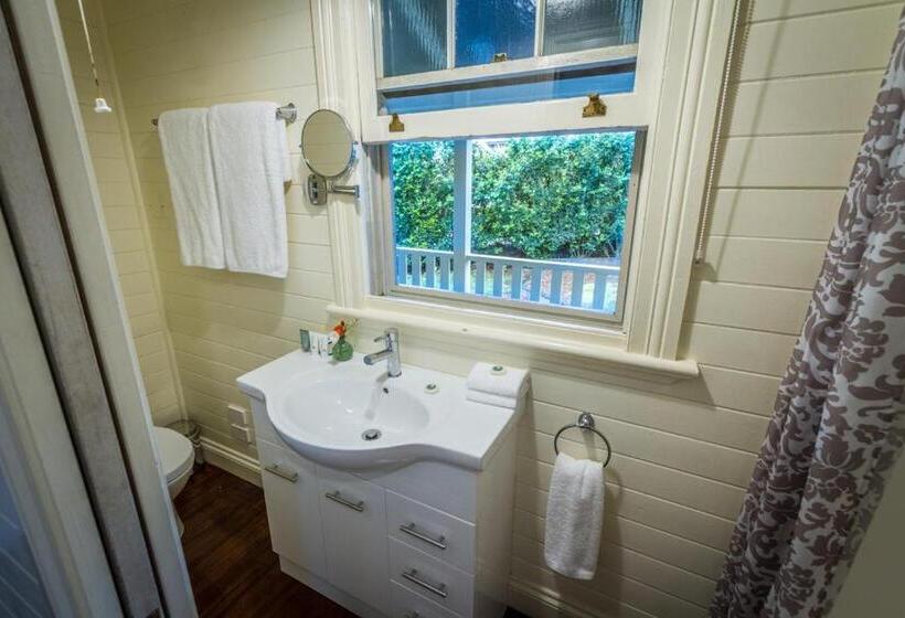 スイート, Bangalow Guesthouse