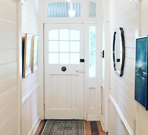 スイート, Bangalow Guesthouse