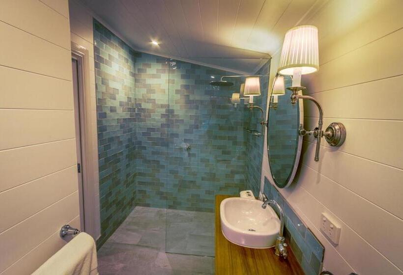 キャビン, Bangalow Guesthouse