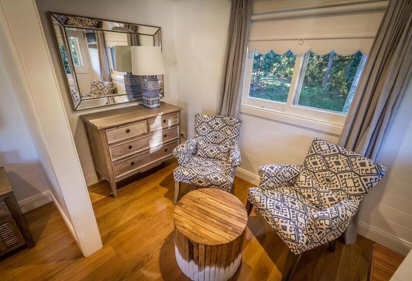 キャビン, Bangalow Guesthouse