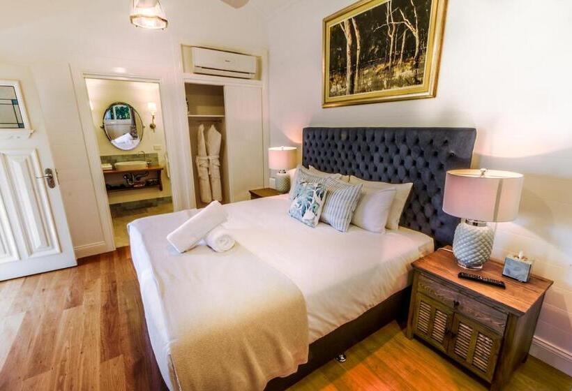 キャビン, Bangalow Guesthouse