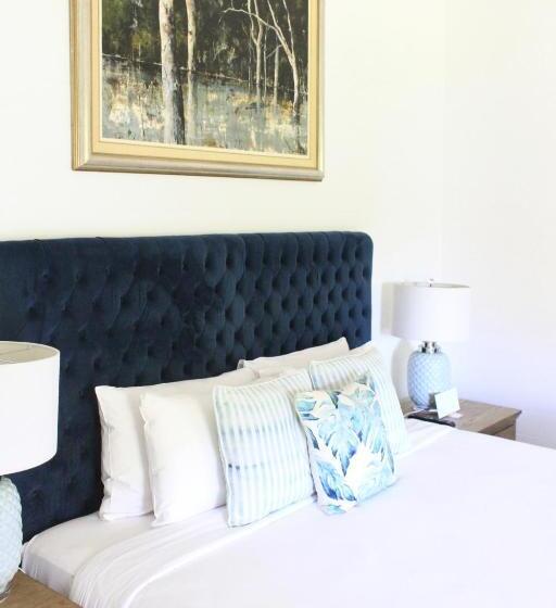 キャビン, Bangalow Guesthouse