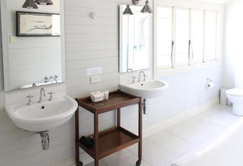 스위트, Bangalow Guesthouse