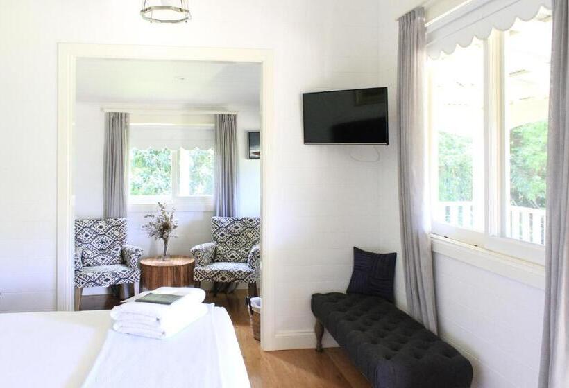 キャビン, Bangalow Guesthouse