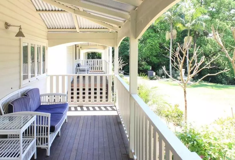 キャビン, Bangalow Guesthouse