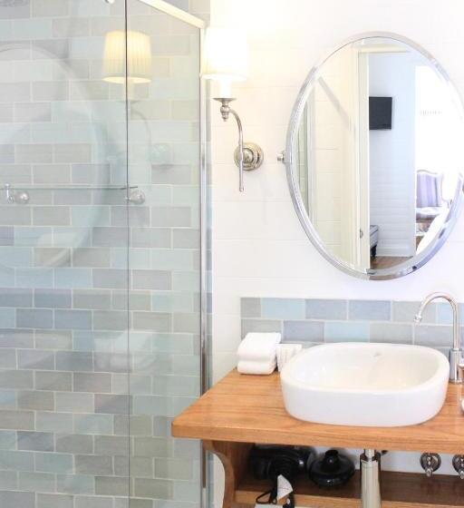 キャビン, Bangalow Guesthouse