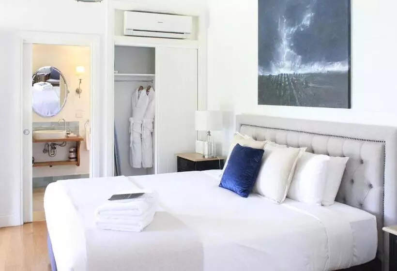 キャビン, Bangalow Guesthouse