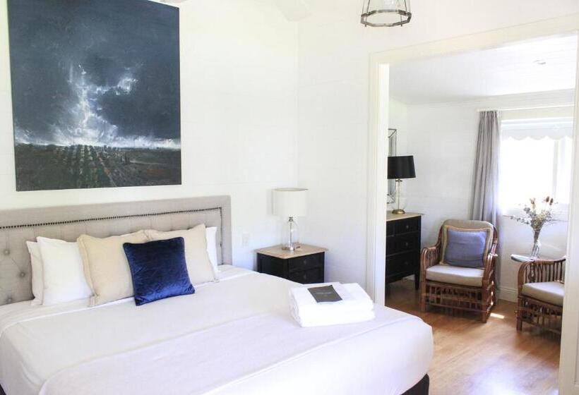 キャビン, Bangalow Guesthouse