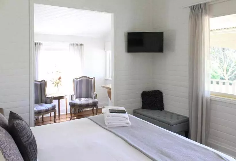 キャビン, Bangalow Guesthouse