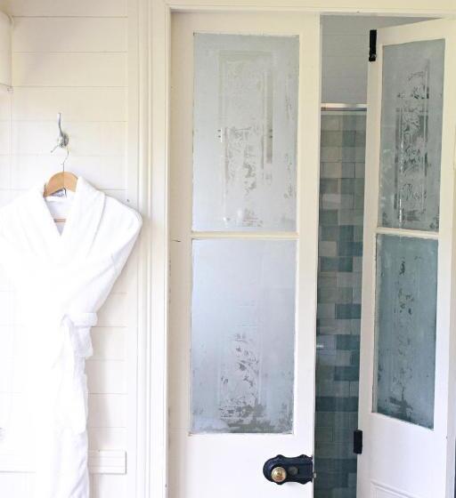 スイート, Bangalow Guesthouse