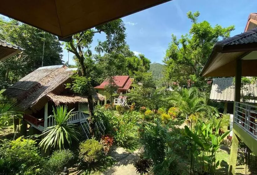 スタンダードバンガロー, Khao Sok Jungle Huts Resort
