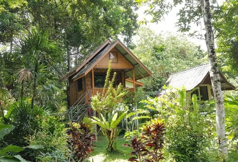 スタンダードバンガロー, Khao Sok Jungle Huts Resort