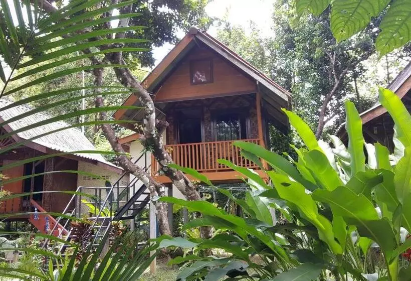 スタンダードバンガロー, Khao Sok Jungle Huts Resort