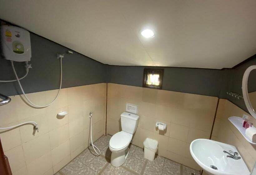 Бунгало Стандарт, Khao Sok Jungle Huts Resort