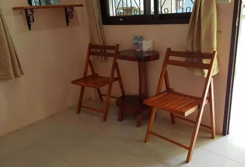 デラックスルーム, Khao Sok Jungle Huts Resort