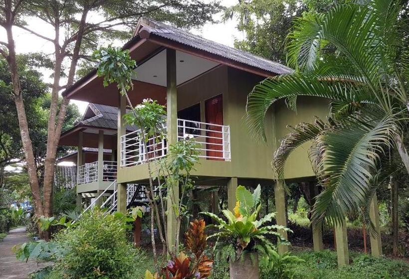 Номер Deluxe, Khao Sok Jungle Huts Resort