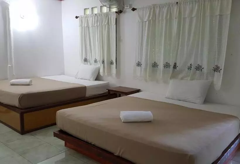 エコノミー4人部屋, Khao Sok Jungle Huts Resort