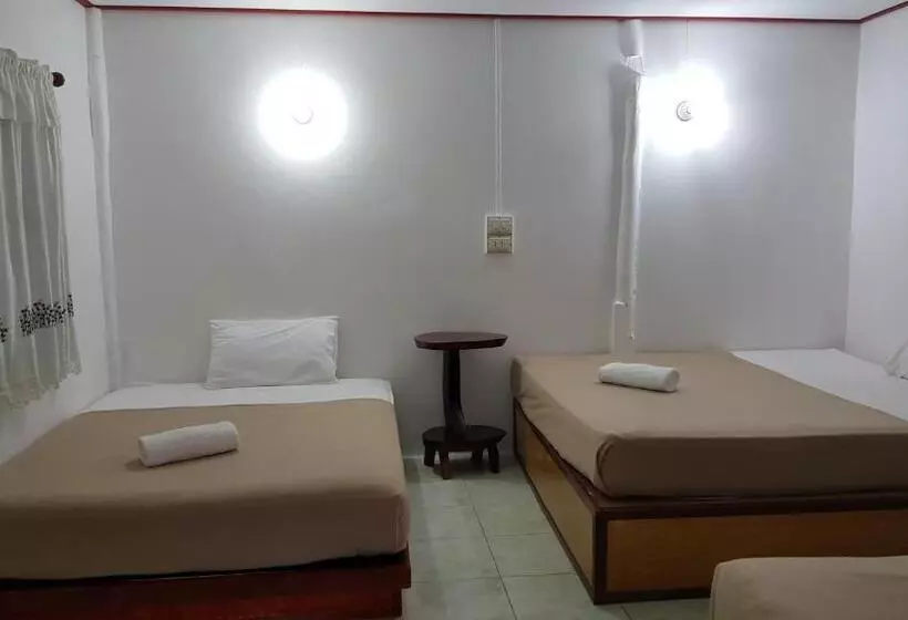 エコノミー4人部屋, Khao Sok Jungle Huts Resort