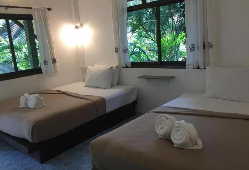 Четырехместный Номер Стандарт Вид на Сад, Khao Sok Jungle Huts Resort