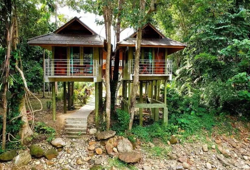 バルコニー付きスタンダードルーム, Khao Sok Jungle Huts Resort