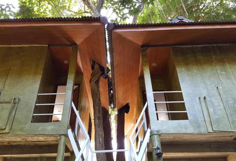 Номер Стандарт с Балконом, Khao Sok Jungle Huts Resort